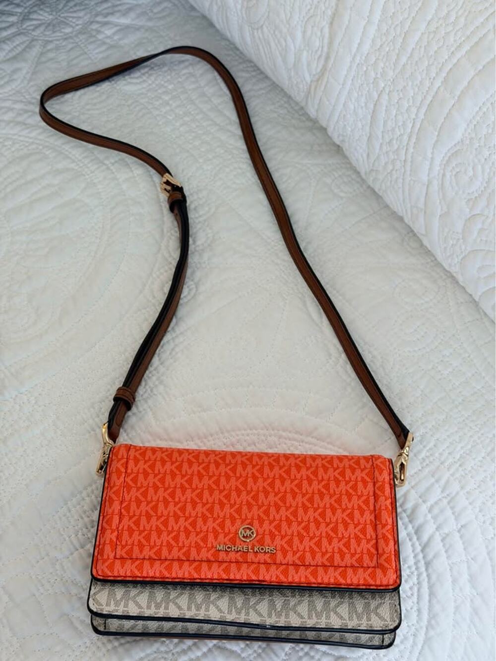 MICHAEL Michael  Kors Jet set Convertible Crossbody Bag